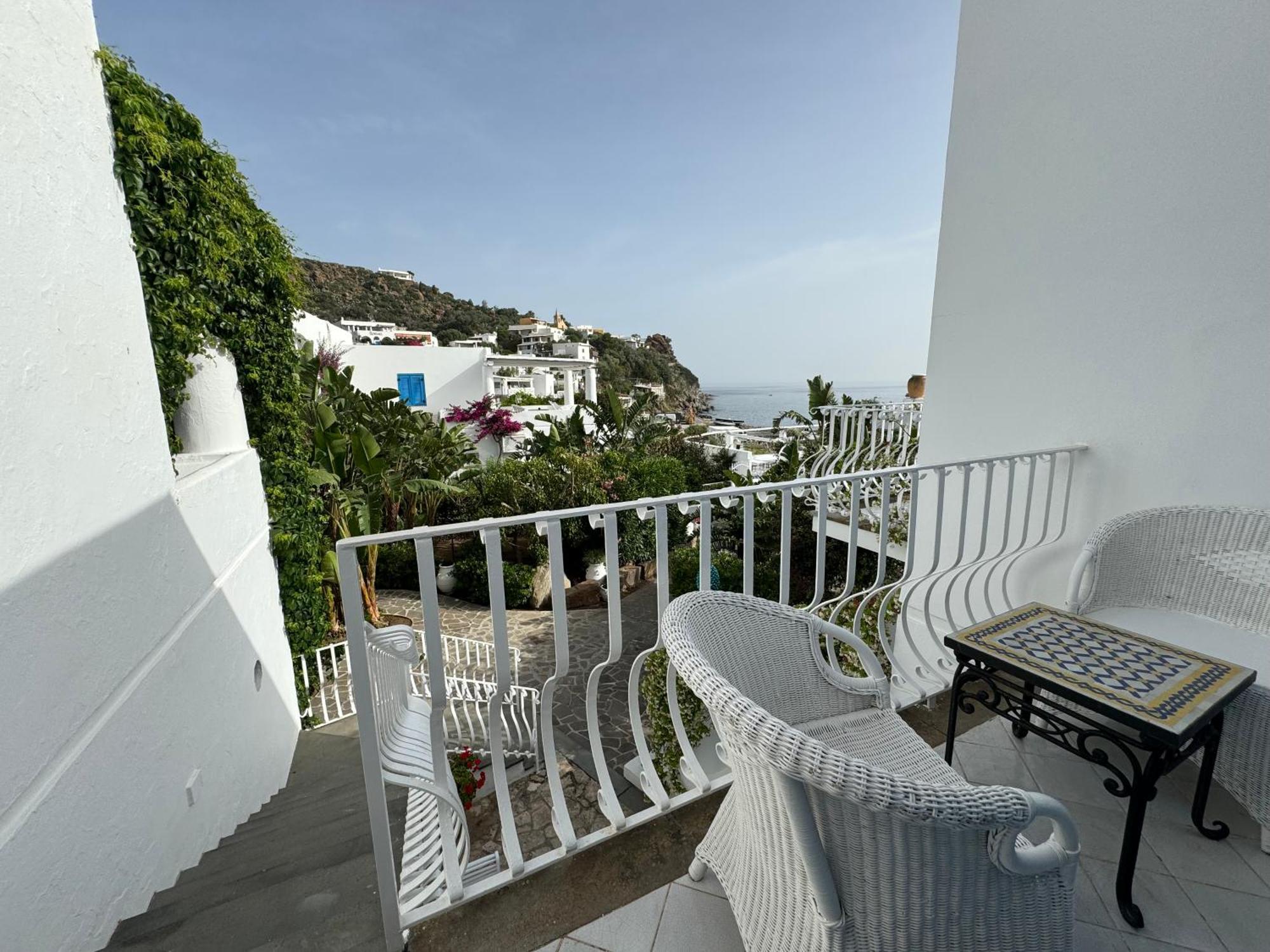 Hotel Lisca Bianca Panarea Exterior photo