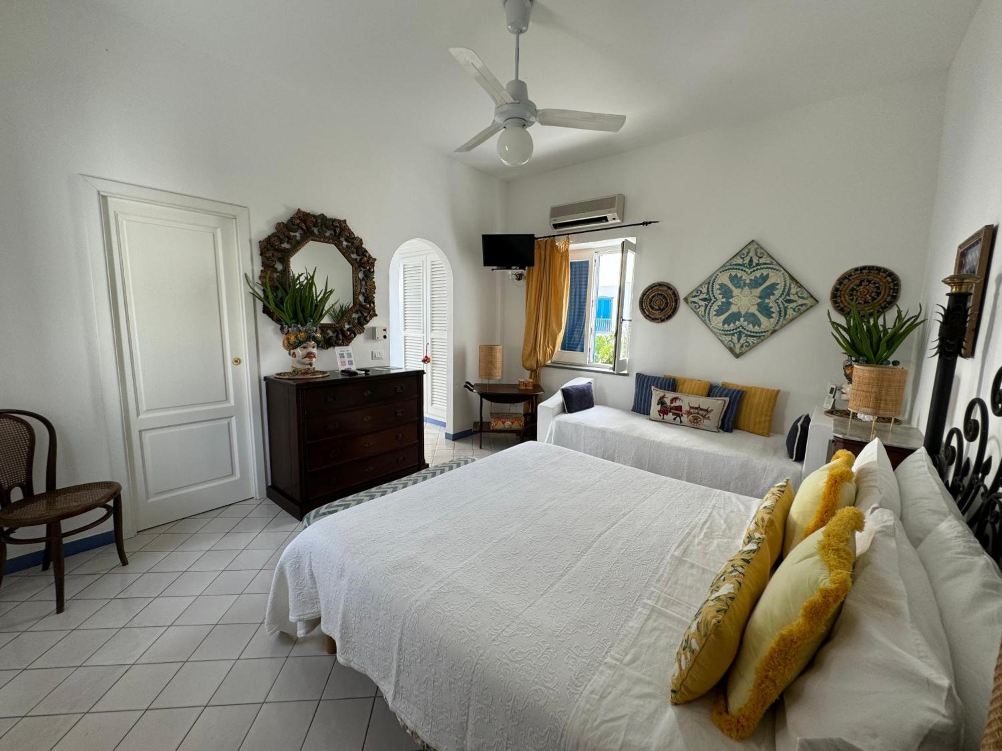 Hotel Lisca Bianca Panarea Room photo